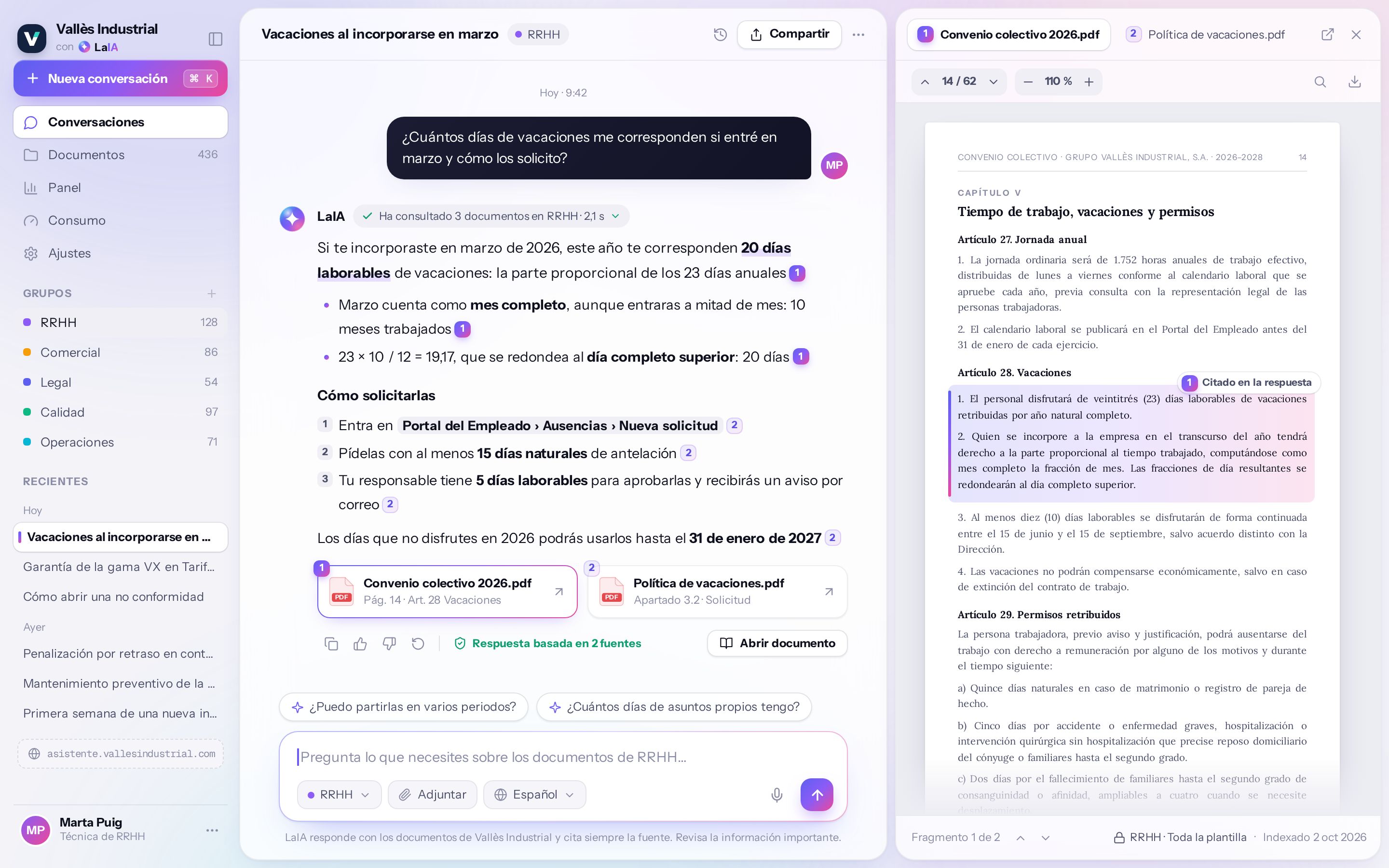 Captura de LaIA: conversación en la que el asistente responde con citas numeradas y, al lado, el documento original abierto con el fragmento citado resaltado.